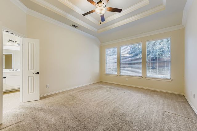 8406 Pecan Creek Drive, Arlington, TX 76001