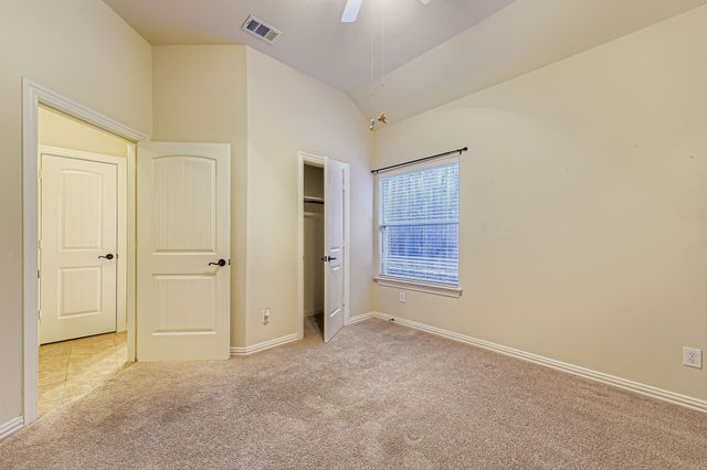 8406 Pecan Creek Drive, Arlington, TX 76001