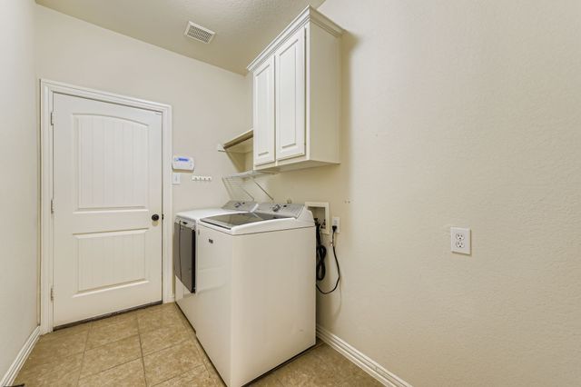 8406 Pecan Creek Drive, Arlington, TX 76001