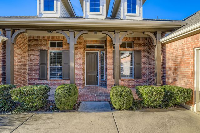 8406 Pecan Creek Drive, Arlington, TX 76001