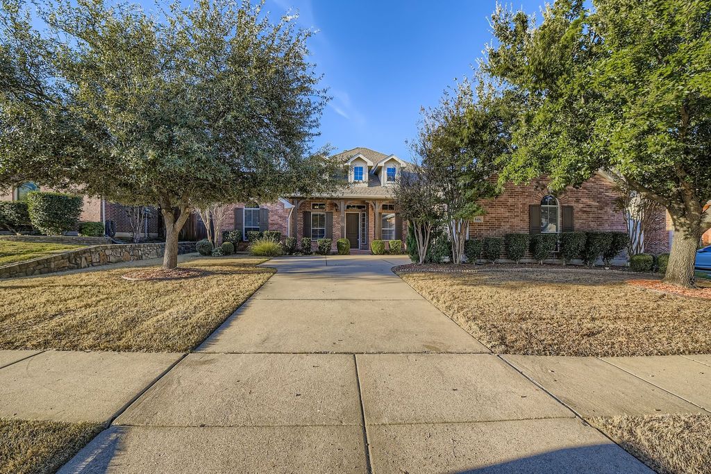 8406 Pecan Creek Drive, Arlington, TX 76001