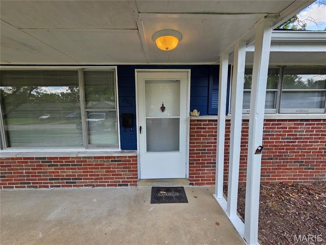 2321 Noll Drive, Moline Acres, MO 63136