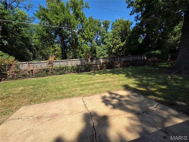 2321 Noll Drive, Moline Acres, MO 63136