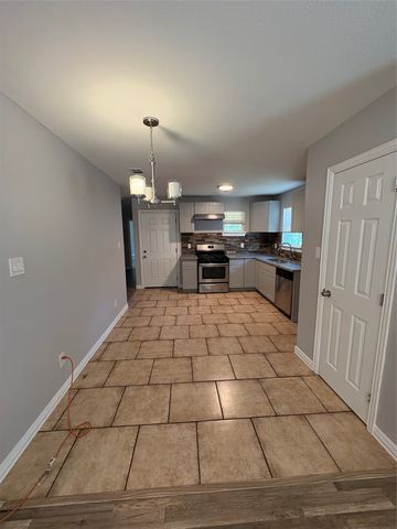 549 Neomi Avenue, Dallas, TX 75217