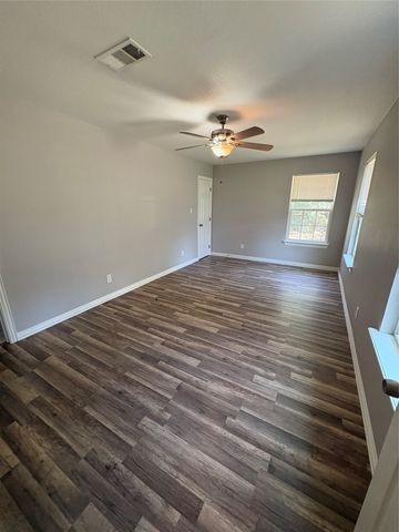 549 Neomi Avenue, Dallas, TX 75217