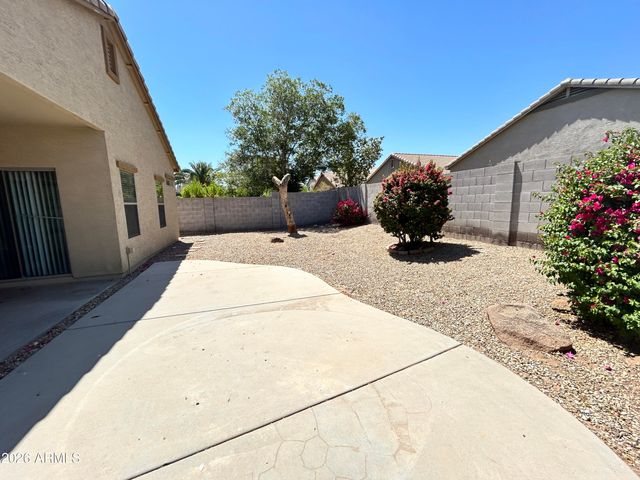 17218 W COUNTRY GABLES Drive, Surprise, AZ 85388