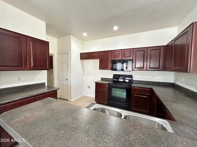 17218 W COUNTRY GABLES Drive, Surprise, AZ 85388
