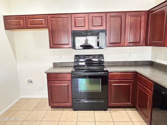 17218 W COUNTRY GABLES Drive, Surprise, AZ 85388