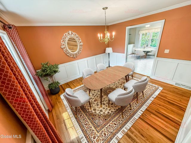 33 Fairway Avenue, Bethlehem, NY 12054