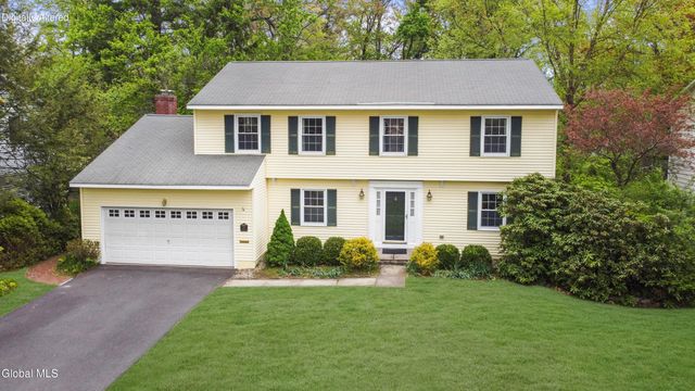 33 Fairway Avenue, Bethlehem, NY 12054