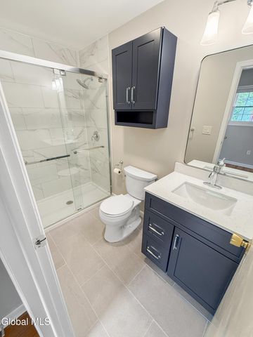 33 Fairway Avenue, Bethlehem, NY 12054