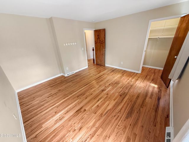 33 Fairway Avenue, Bethlehem, NY 12054