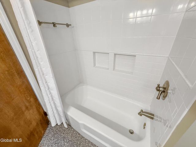 33 Fairway Avenue, Bethlehem, NY 12054