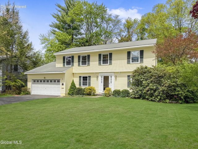 33 Fairway Avenue, Bethlehem, NY 12054