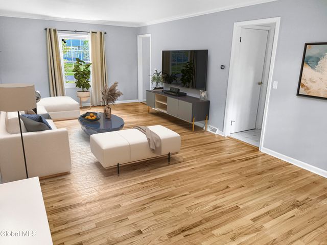 33 Fairway Avenue, Bethlehem, NY 12054