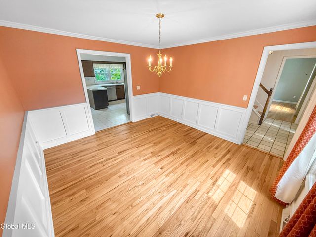 33 Fairway Avenue, Bethlehem, NY 12054