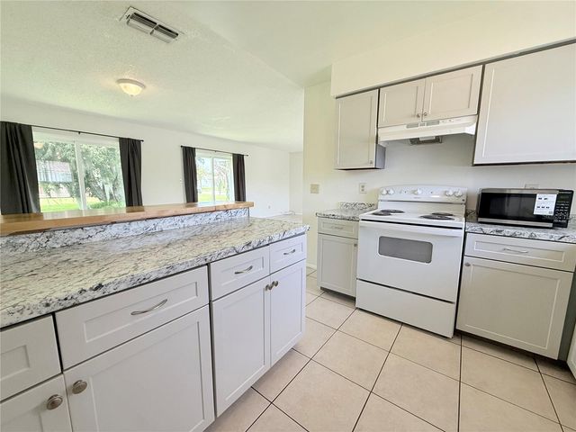 10122 MASON DIXON CIRCLE, Orlando, FL 32821