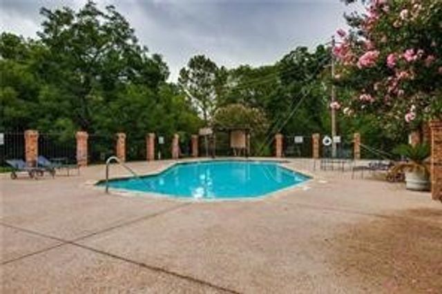 3 Abbey Road, Euless, TX 76039