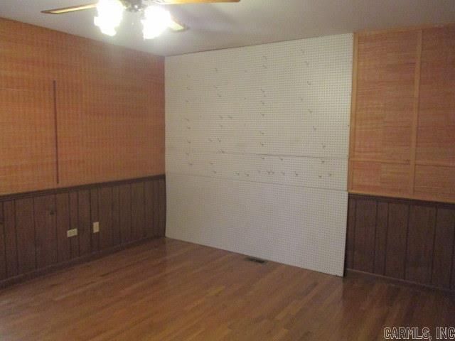 1700 Barnhill Road, Paragould, AR 72450