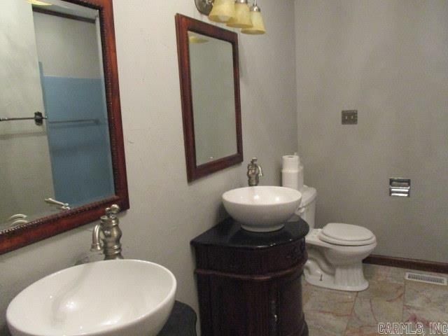 1700 Barnhill Road, Paragould, AR 72450