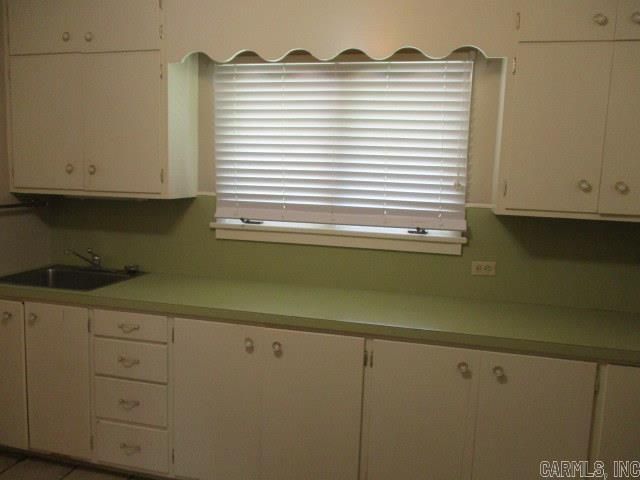 1700 Barnhill Road, Paragould, AR 72450