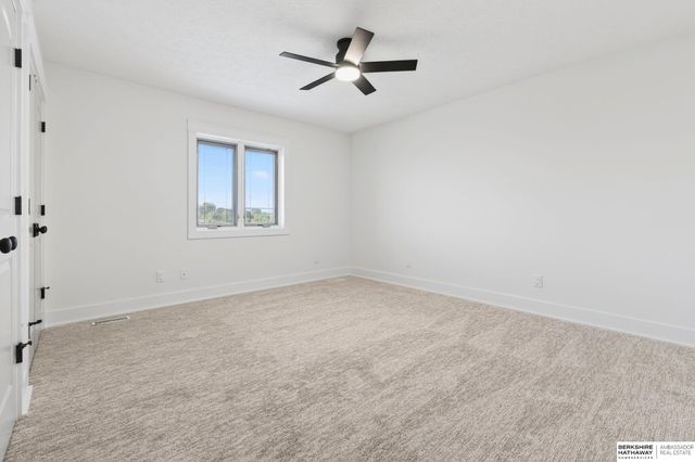 22718 Angus Road, Gretna, NE 68154