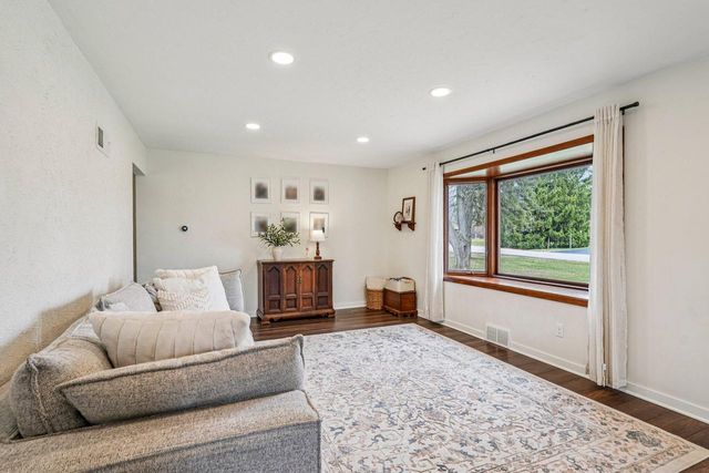 W148S6491 Brookside DRIVE, Muskego, WI 53150