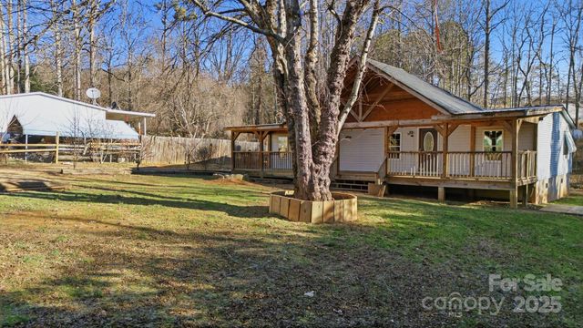 102 Garnett Trace Road, Franklin, NC 28734