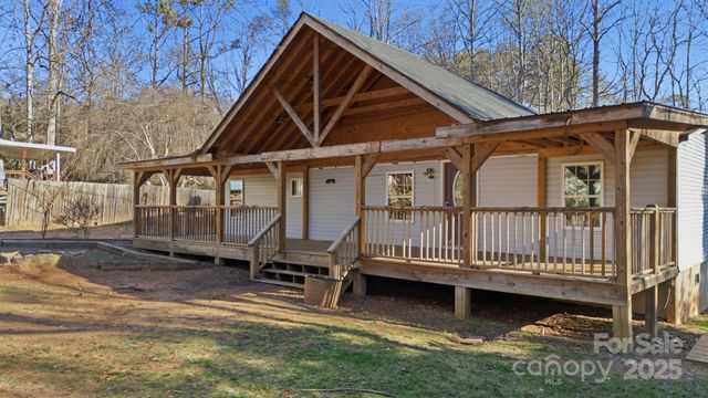 102 Garnett Trace Road, Franklin, NC 28734