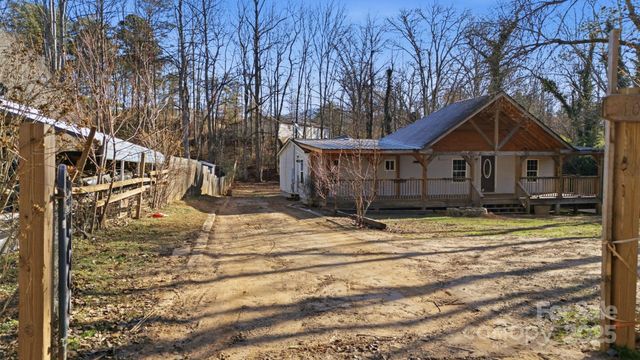 102 Garnett Trace Road, Franklin, NC 28734