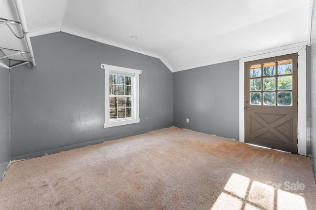 102 Garnett Trace Road, Franklin, NC 28734