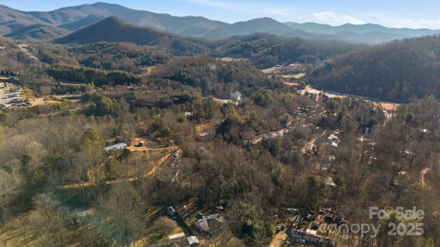 102 Garnett Trace Road, Franklin, NC 28734