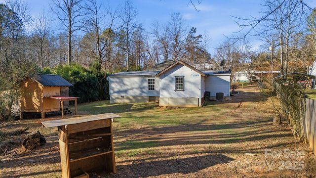 102 Garnett Trace Road, Franklin, NC 28734