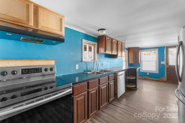 102 Garnett Trace Road, Franklin, NC 28734