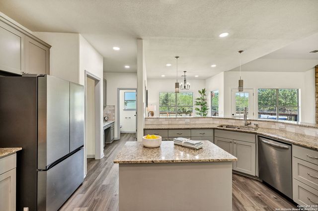 913 Long Mdw, Spring Branch, TX 78070