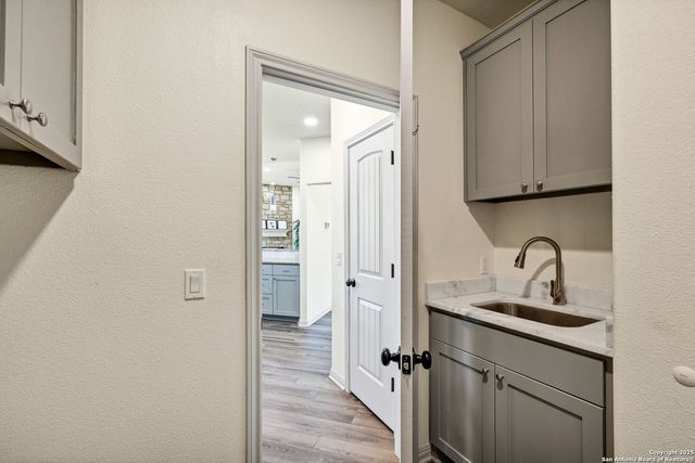 913 Long Mdw, Spring Branch, TX 78070