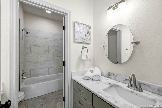 913 Long Mdw, Spring Branch, TX 78070