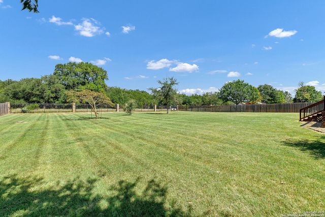 913 Long Mdw, Spring Branch, TX 78070
