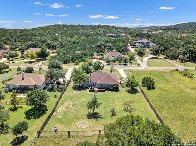 913 Long Mdw, Spring Branch, TX 78070