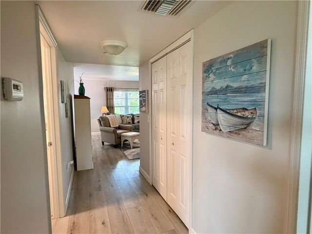 94 Spring Lake Drive 106, Vero Beach, FL 32962