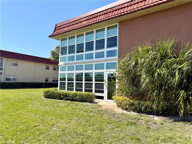 94 Spring Lake Drive 106, Vero Beach, FL 32962