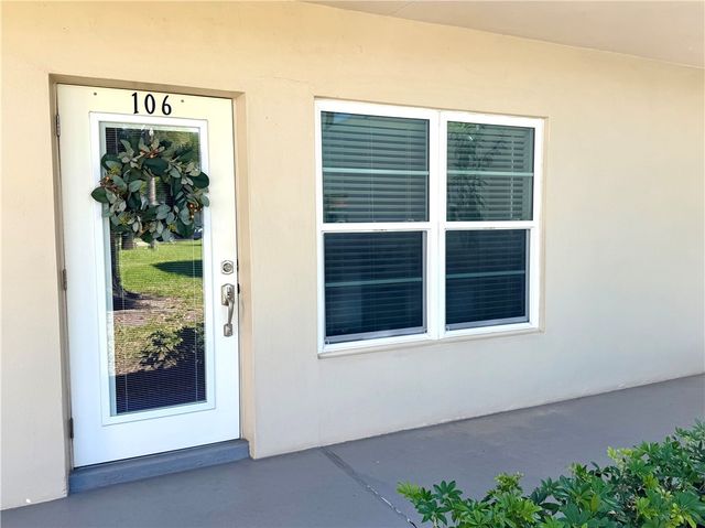 94 Spring Lake Drive 106, Vero Beach, FL 32962