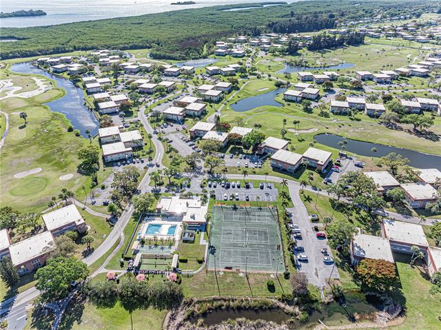 94 Spring Lake Drive 106, Vero Beach, FL 32962