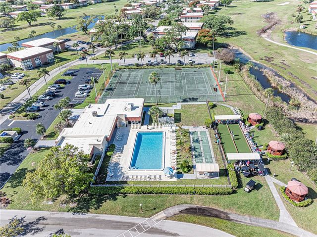 94 Spring Lake Drive 106, Vero Beach, FL 32962