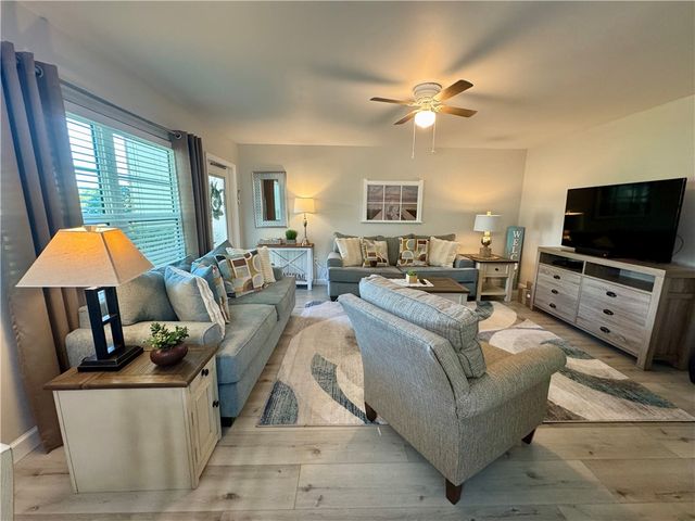 94 Spring Lake Drive 106, Vero Beach, FL 32962