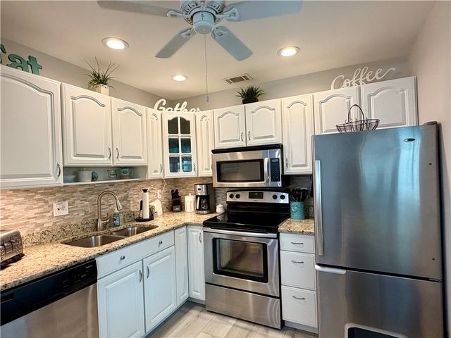 94 Spring Lake Drive 106, Vero Beach, FL 32962