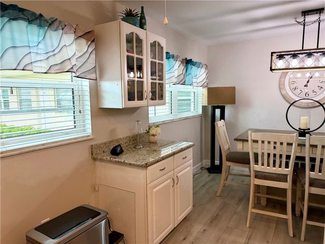 94 Spring Lake Drive 106, Vero Beach, FL 32962