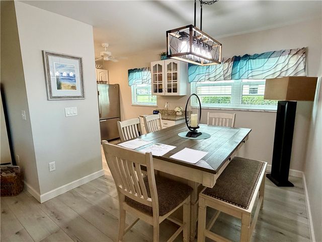 94 Spring Lake Drive 106, Vero Beach, FL 32962