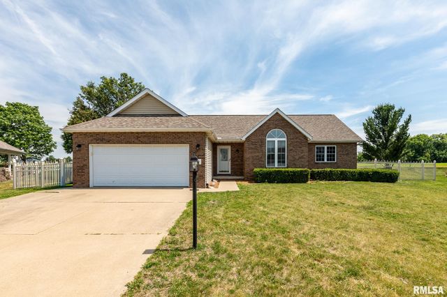 140 HEATHERVIEW Drive, East Peoria, IL 61554