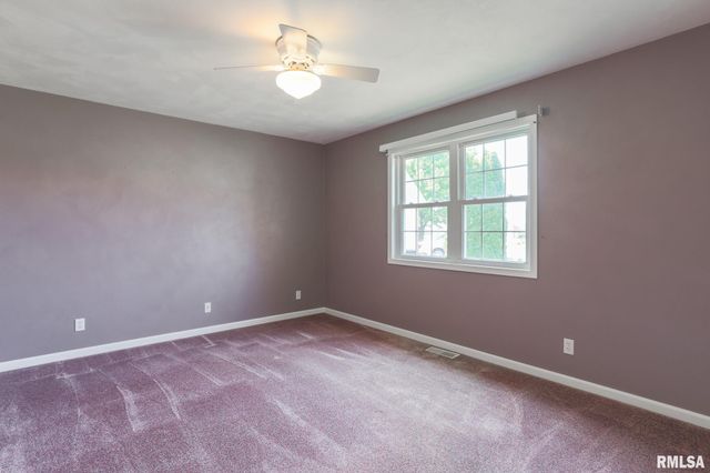 140 HEATHERVIEW Drive, East Peoria, IL 61554